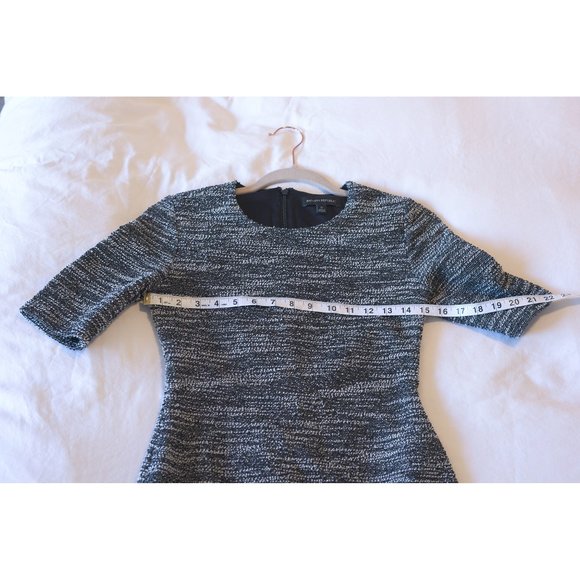 BANANA REPUBLIC Tweed Boucle Charcoal Business-professional Sheath Dress, Size 0 - Picture 3 of 5